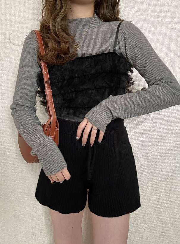 ビスチェ　フリルティアードビスチェ・タートルネックTシャツセット