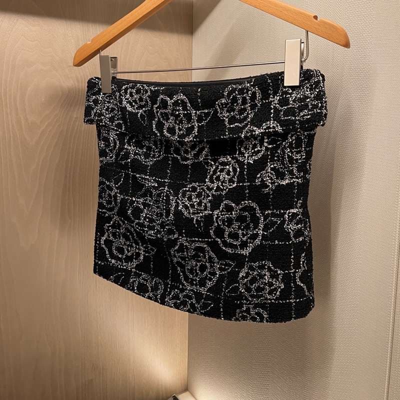 花柄エンボス加工ビスチェ