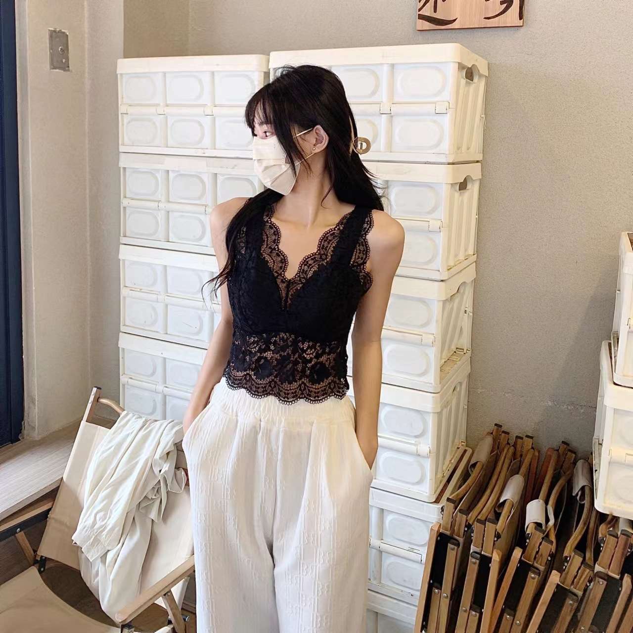 優美な花柄レースビスチェ