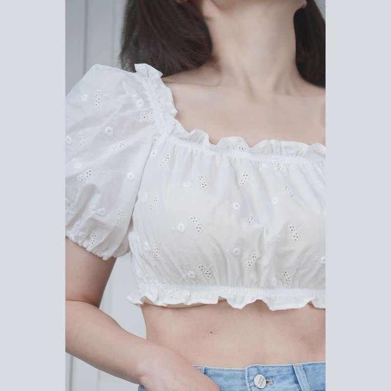 花柄刺繍入りふんわりビスチェ